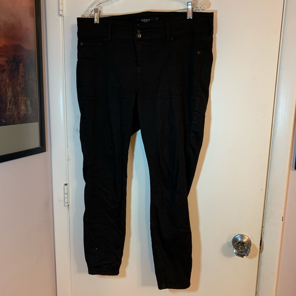Torrid Black Short Jeans